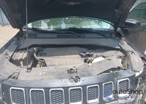 2018 Jeep Compass Latitude 4X4 from USA, damaged, VIN 3C4NJDBB8JT455854